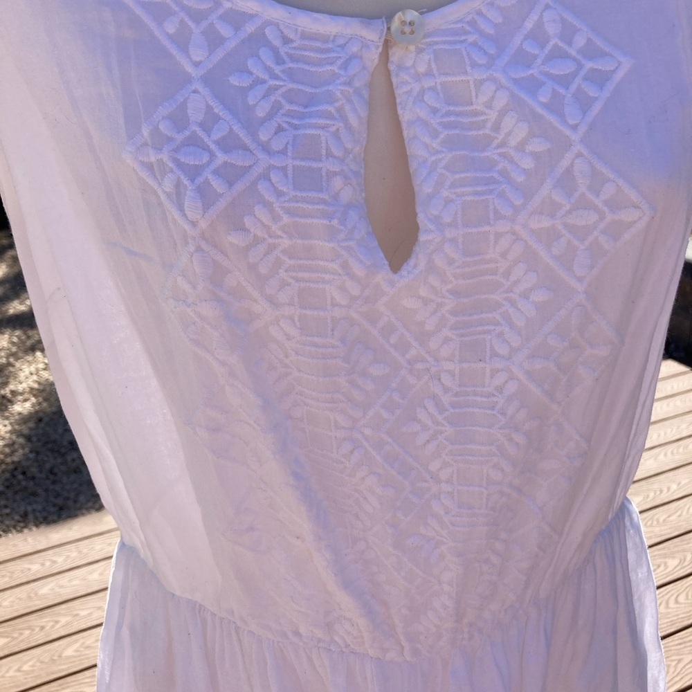 Lovely white dress size 6 - Picture 3 of 5